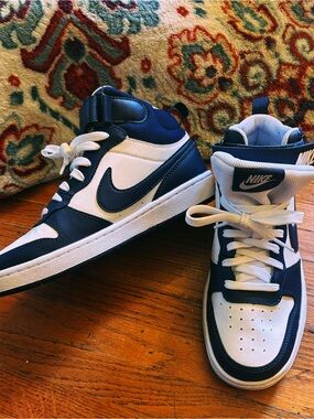 Nike Boys Mid Top Sneakers 5